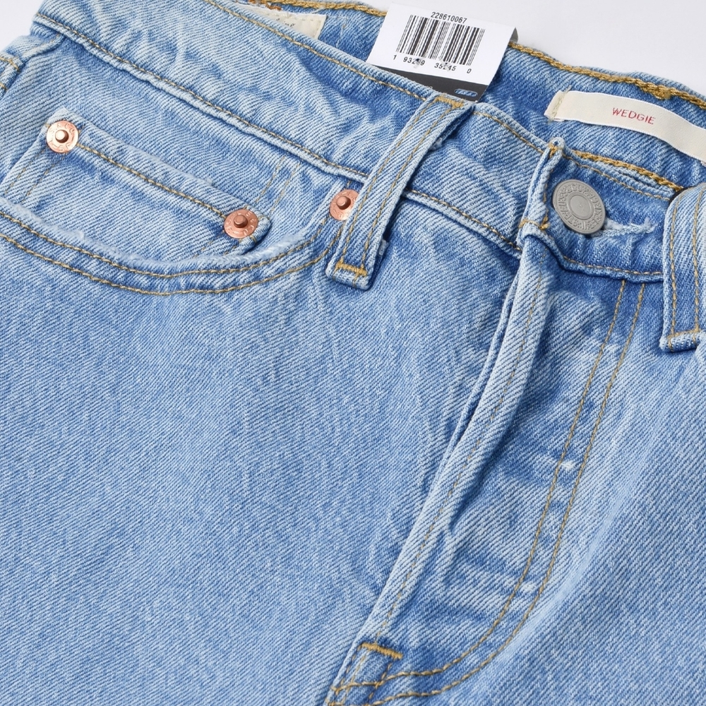 Levi's Wedgie Icon Jeans Tango Talks Light Wash - Picture 3 of 11